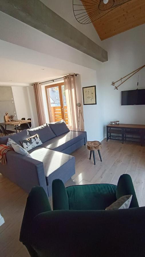 Woodstone Apartment *